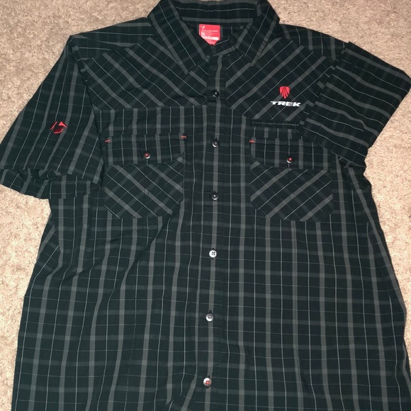 Trek Other - Trek short sleeve shirt size Medium